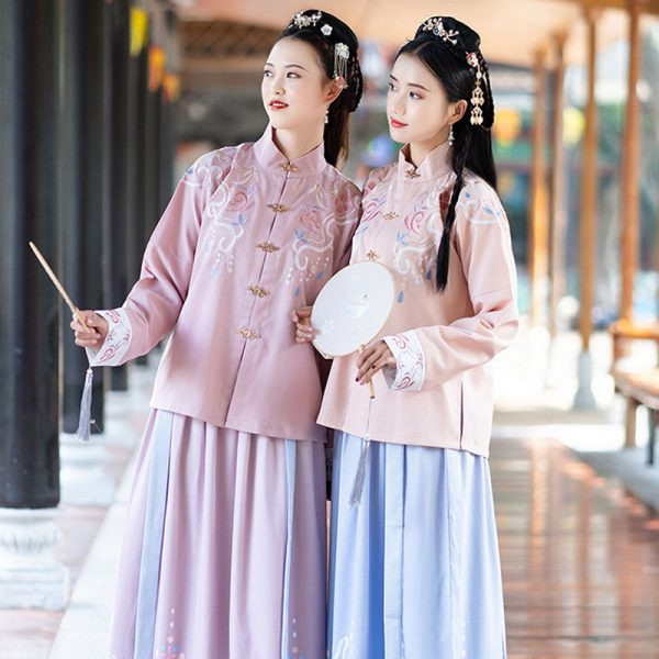 Featured image for New Hanfu New Hanfu - There are 2 girls
