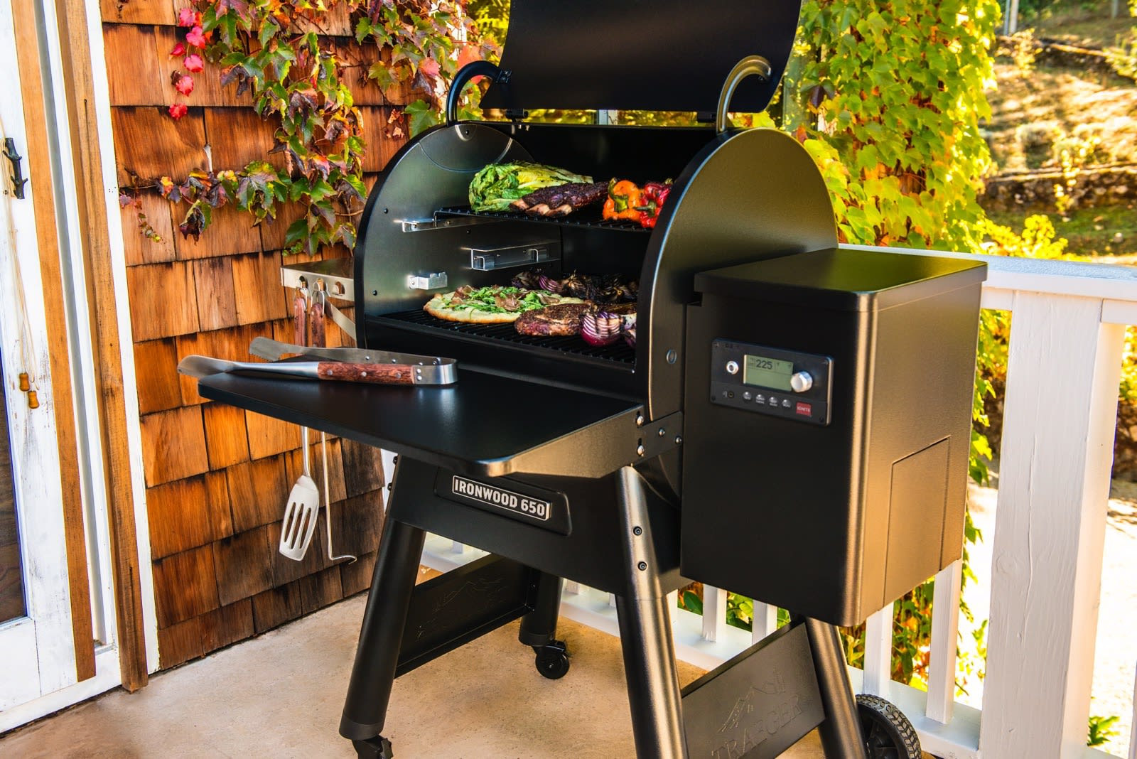Traeger Ironwood 650 Pellet Grill - Top grills to buy Traeger Ironwood 650 Pellet Grill - Top grills to buy