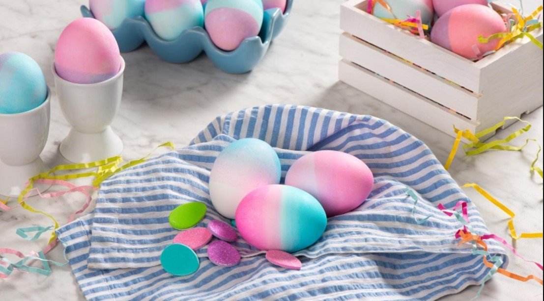 How to Decorate Easter Eggs at Home