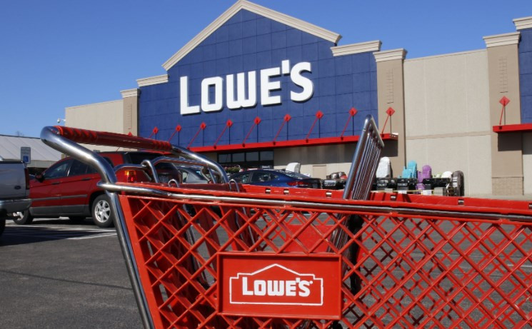 Does Lowe's have a Memorial Day sale?