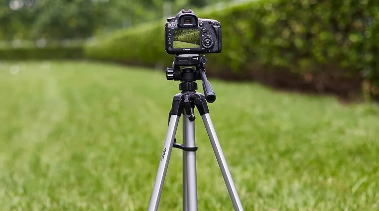 Tripod - Must have filmmaking equipment Tripod - Must have filmmaking equipment
