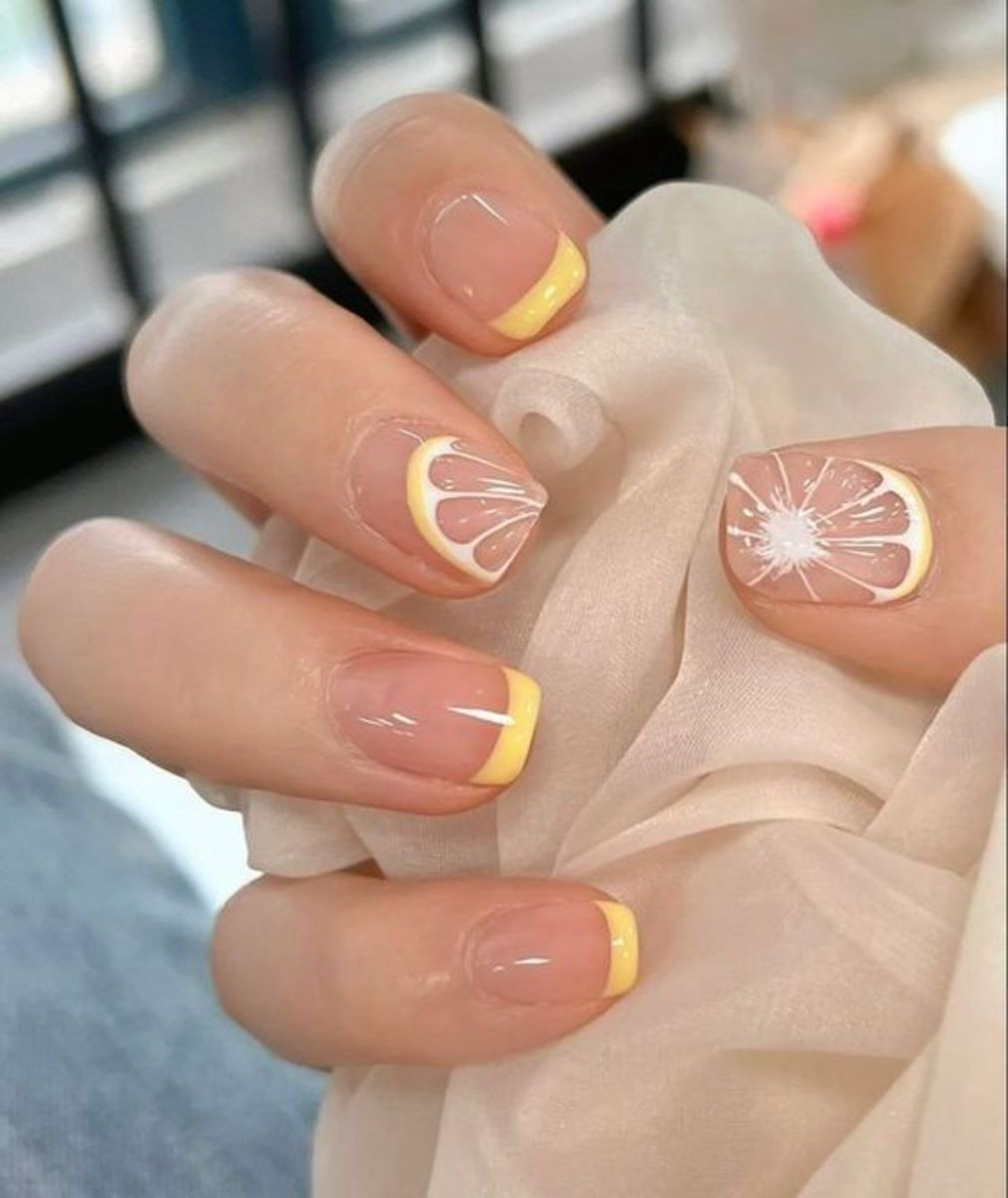 30+ Light Yellow Nail Designs: Brighten Up Your Look!