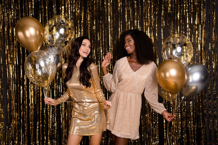 20+ Holiday Party Outfit Ideas to Dazzle This Season