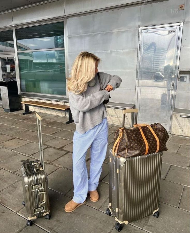 35+ Comfy Airport Outfit Ideas for Your Next Flight