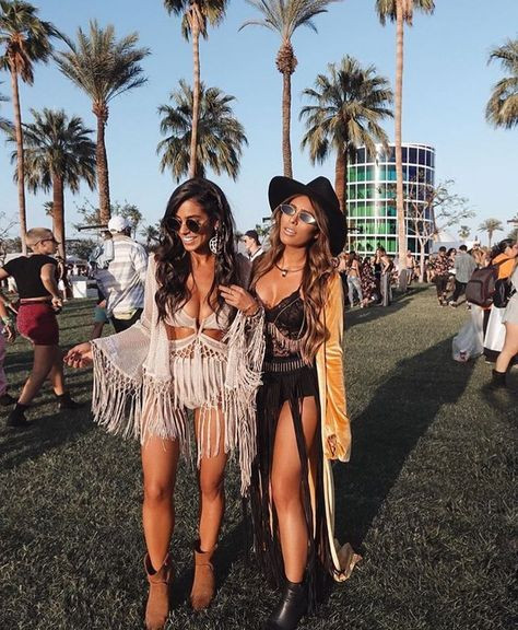 40+ Rave Outfit Ideas for Festivals