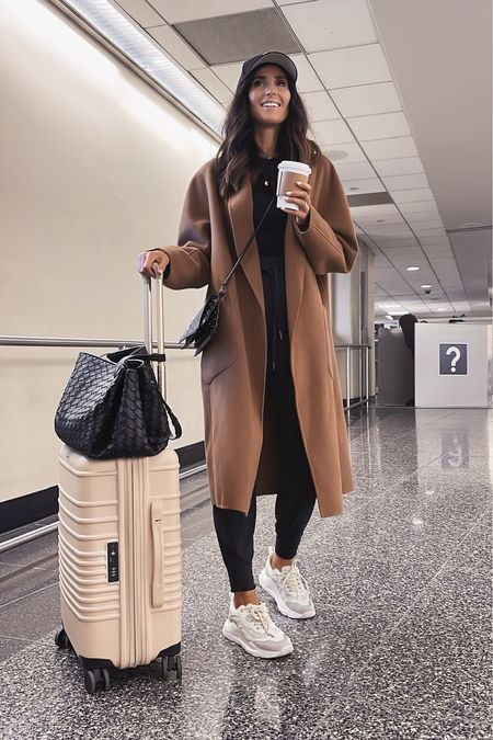 30+ Travel Outfits for Women: Fashion Meets Functionality