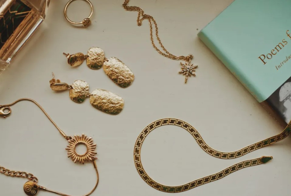 Chic Halloween Jewelry Trends for 2024