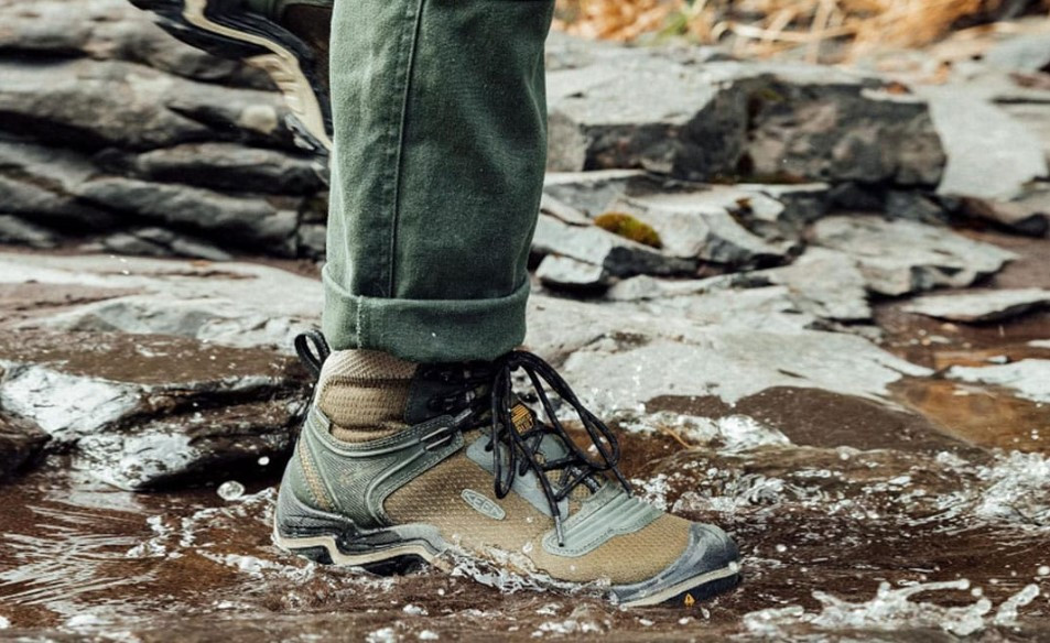 How to Test Your Boots for Waterproofing Failure?
